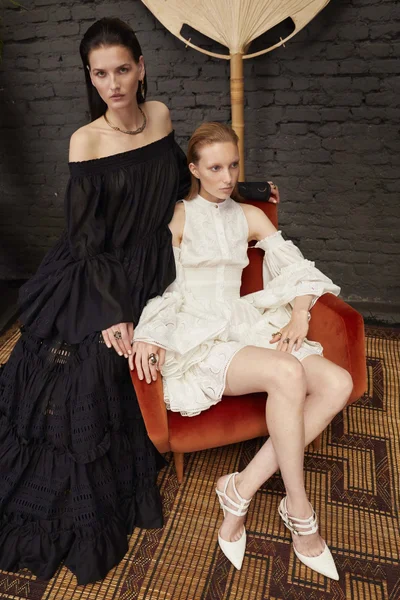 Look 32